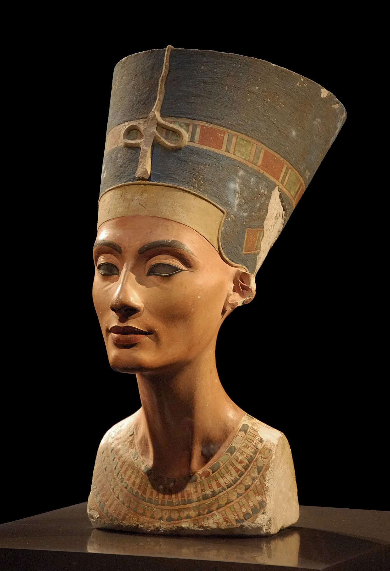 Nefertiti — Egyptian royal adornment with blue crown and broad collar, c. 1345 BCE